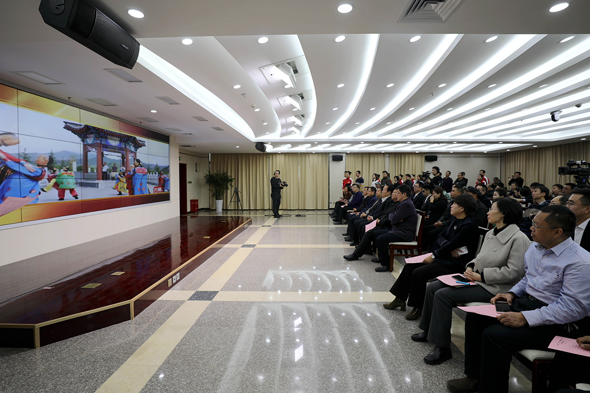 河北省”五個(gè)十“網(wǎng)絡(luò)評選活動總結(jié)交流會現(xiàn)場.jpg